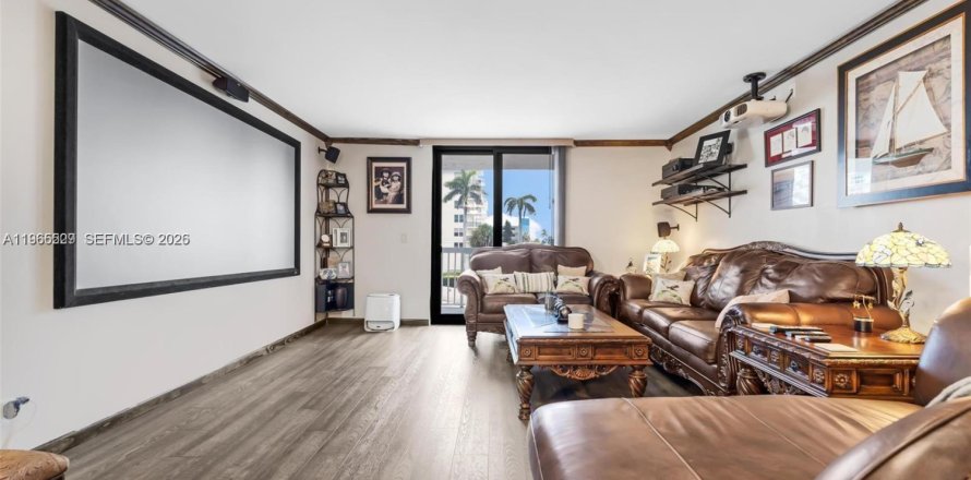 Condo in Hollywood, Florida, 2 bedrooms  № 2027085