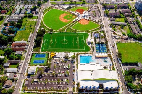 House in Hallandale Beach, Florida 1 bedroom, 55.74 sq.m. № 2035292 - photo 17