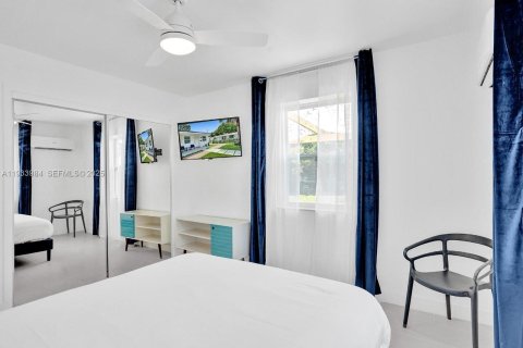 House in Hallandale Beach, Florida 1 bedroom, 55.74 sq.m. № 2035292 - photo 12