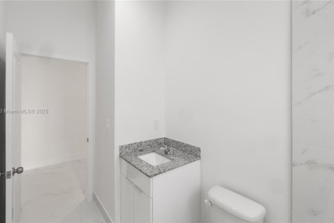 Condo in Miami, Florida, 3 bedrooms  № 1969679 - photo 23