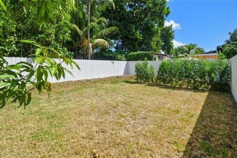 Condo in Miami, Florida, 3 bedrooms  № 1969679 - photo 25