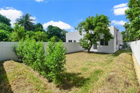 Condo in Miami, Florida, 3 bedrooms  № 1969679 - photo 26