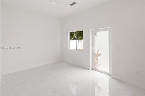 Condo in Miami, Florida, 3 bedrooms  № 1969679 - photo 20