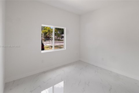 Condo in Miami, Florida, 3 bedrooms  № 1969679 - photo 9