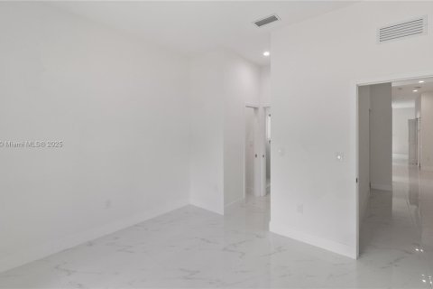 Condo in Miami, Florida, 3 bedrooms  № 1969679 - photo 10