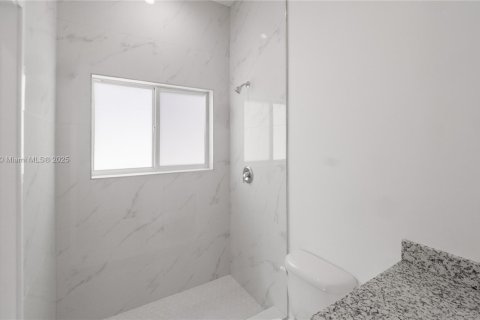 Condo in Miami, Florida, 3 bedrooms  № 1969679 - photo 11