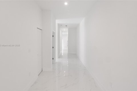 Condo in Miami, Florida, 3 bedrooms  № 1969679 - photo 7