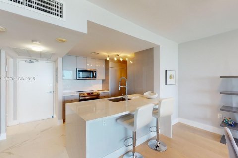 Condominio en venta en Bal Harbour, Florida, 1 dormitorio, 83.24 m2 № 1984107 - foto 8