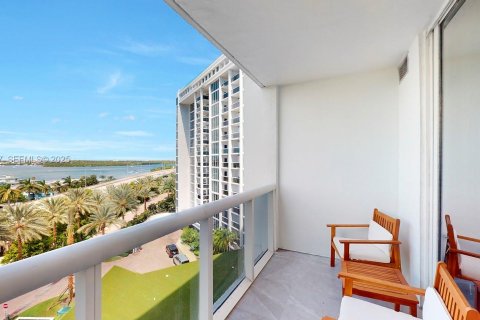 Condominio en venta en Bal Harbour, Florida, 1 dormitorio, 83.24 m2 № 1984107 - foto 11