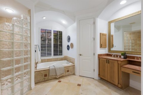 Купить виллу или дом в Сарасота, Флорида 9 комнат, 283.54м2, № 1899925 - фото 25