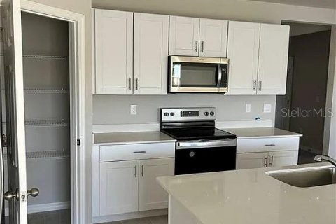 Casa en alquiler en North Fort Myers, Florida, 4 dormitorios, 171.68 m2 № 1886397 - foto 7