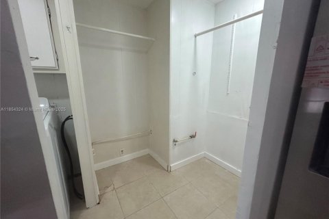 Villa ou maison à vendre à Pembroke Pines, Floride: 3 chambres, 172.71 m2 № 1891174 - photo 24