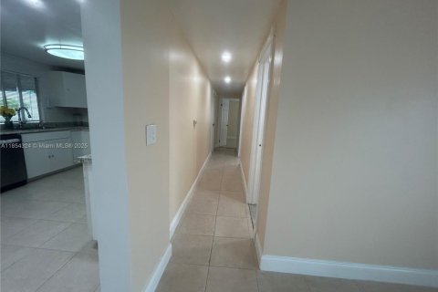 Villa ou maison à vendre à Pembroke Pines, Floride: 3 chambres, 172.71 m2 № 1891174 - photo 21
