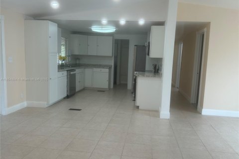 Villa ou maison à vendre à Pembroke Pines, Floride: 3 chambres, 172.71 m2 № 1891174 - photo 5