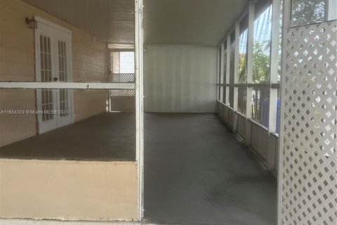 Villa ou maison à vendre à Pembroke Pines, Floride: 3 chambres, 172.71 m2 № 1891174 - photo 2