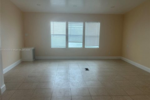 Villa ou maison à vendre à Pembroke Pines, Floride: 3 chambres, 172.71 m2 № 1891174 - photo 10