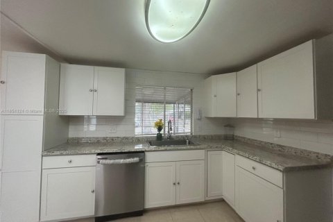 Villa ou maison à vendre à Pembroke Pines, Floride: 3 chambres, 172.71 m2 № 1891174 - photo 7