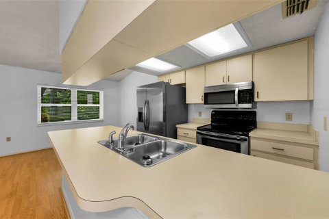 Condo in Clearwater, Florida, 2 bedrooms  № 1796552 - photo 11