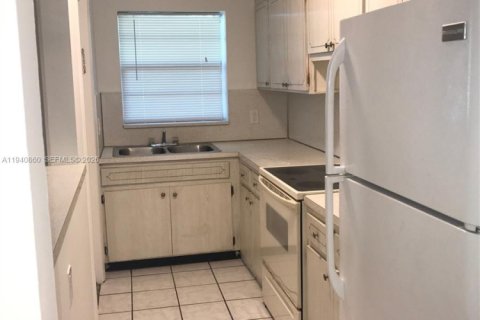 Apartment in Hollywood, Florida 1 bedroom, 60.39 sq.m. № 1998032 - photo 11