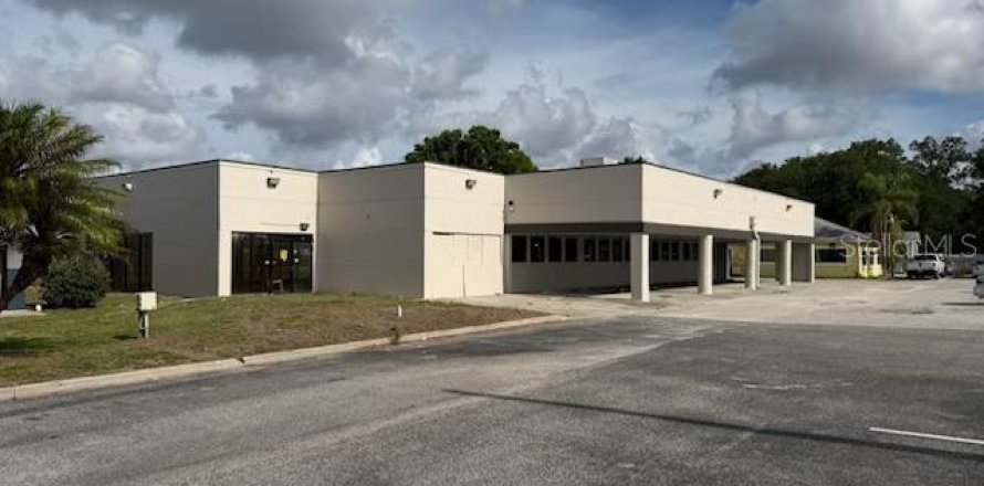 Commercial property in Orlando, Florida 767.74 sq.m. № 2219199