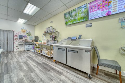 Propiedad comercial en venta en Cutler Bay, Florida № 1689508 - foto 13