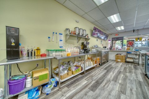 Propiedad comercial en venta en Cutler Bay, Florida № 1689508 - foto 8