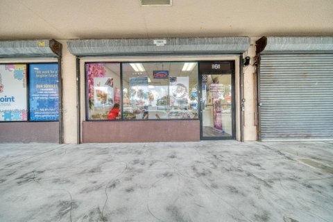 Propiedad comercial en venta en Cutler Bay, Florida № 1689508 - foto 20
