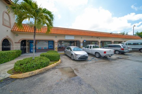 Propiedad comercial en venta en Cutler Bay, Florida № 1689508 - foto 23