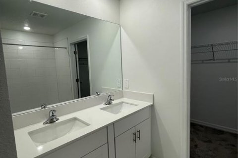 Casa en alquiler en San Antonio, Florida, 4 dormitorios, 173.73 m2 № 1909100 - foto 17