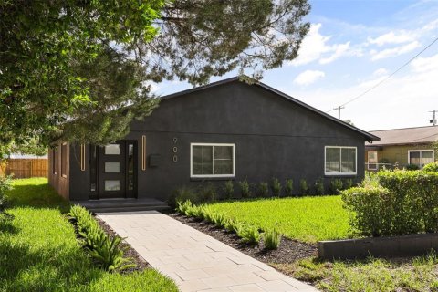 House in Winter Park, Florida 3 bedrooms, 166.67 sq.m. № 2314850