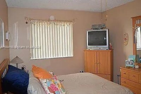 Casa en venta en Davie, Florida, 4 dormitorios, 188.78 m2 № 1945881 - foto 14