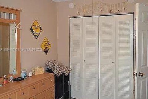 Casa en venta en Davie, Florida, 4 dormitorios, 188.78 m2 № 1945881 - foto 15