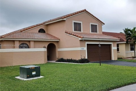 Casa en venta en Davie, Florida, 4 dormitorios, 188.78 m2 № 1945881 - foto 1