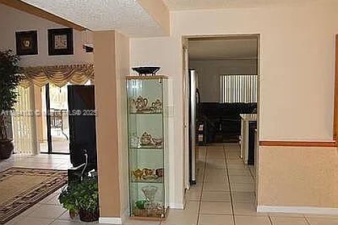 Casa en venta en Davie, Florida, 4 dormitorios, 188.78 m2 № 1945881 - foto 7