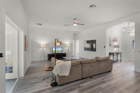 House in Leesburg, Florida 3 bedrooms, 193.98 sq.m. № 1877255 - photo 6