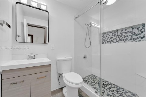 Villa ou maison à louer à Miami, Floride: 3 chambres, 191.38 m2 № 2030829 - photo 17