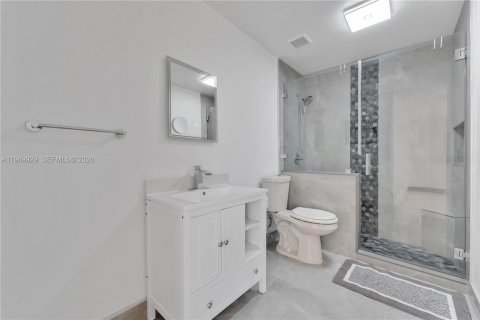 Villa ou maison à louer à Miami, Floride: 3 chambres, 191.38 m2 № 2030829 - photo 13