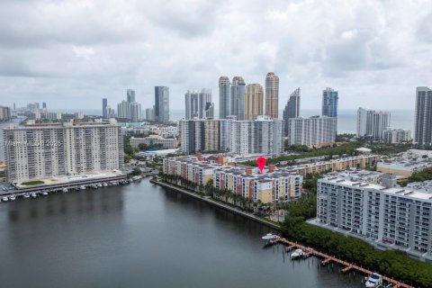 Condo in Sunny Isles Beach, Florida, 2 bedrooms  № 1958050 - photo 4