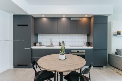 Condominio en venta en Miami, Florida, 36.51 m2 № 1936991 - foto 4
