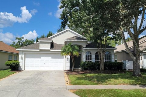 House in Clermont, Florida 4 bedrooms, 193.89 sq.m. № 2368703