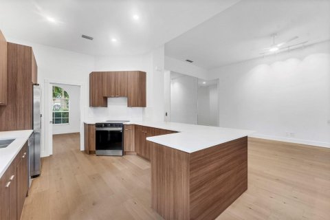 Villa ou maison à vendre à West Palm Beach, Floride: 3 chambres, 193.61 m2 № 2406219 - photo 6