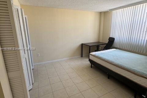 Condo in Hallandale Beach, Florida, 2 bedrooms  № 2035359 - photo 24