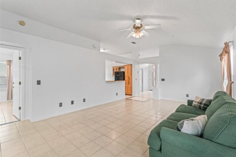 Villa ou maison à vendre à The Villages, Floride: 2 chambres, 104.05 m2 № 1796774 - photo 13