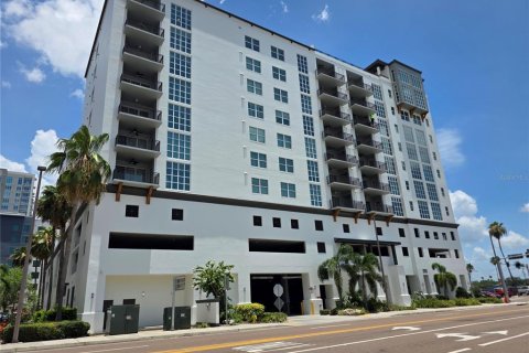 Condo in Tampa, Florida, 2 bedrooms № 2148380 - photo 2