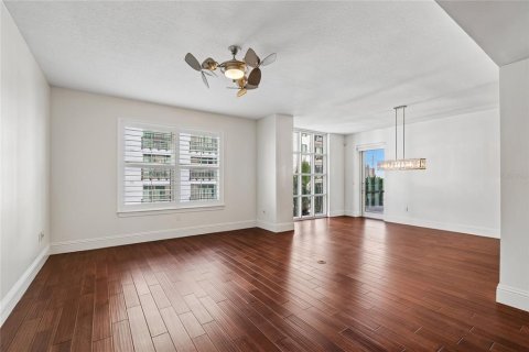Condo in Tampa, Florida, 2 bedrooms № 2148380 - photo 12