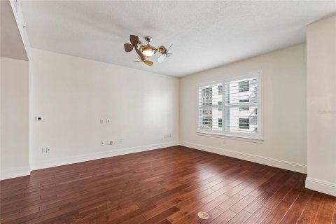 Condo in Tampa, Florida, 2 bedrooms № 2148380 - photo 17