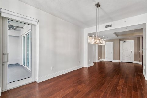 Condo in Tampa, Florida, 2 bedrooms № 2148380 - photo 23