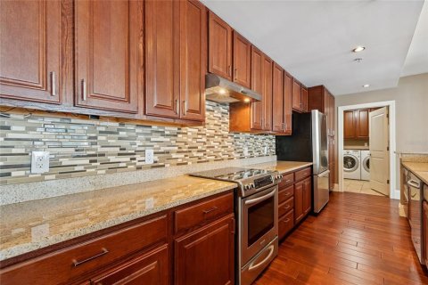 Condo in Tampa, Florida, 2 bedrooms № 2148380 - photo 29