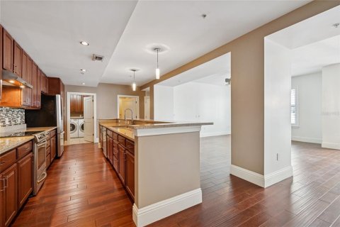 Condo in Tampa, Florida, 2 bedrooms № 2148380 - photo 27