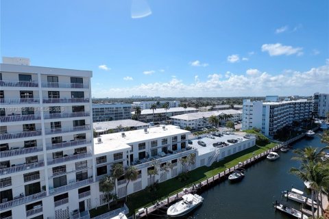 Снять в аренду кондоминиум в Форт-Лодердейл, Флорида 2 спальни, 130.06м2, № 2033477 - фото 23